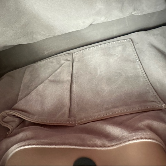 GUNAS Ruth Canvas Tote – Stone Gray – Includes Matching Pouch - Picture 11 of 16